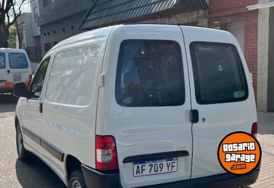 Utilitarios - Citroen Berlingo 2022 Diesel 110000Km - En Venta