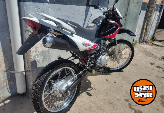 Motos - Motomel Skua v6 2022 Nafta 20000Km - En Venta