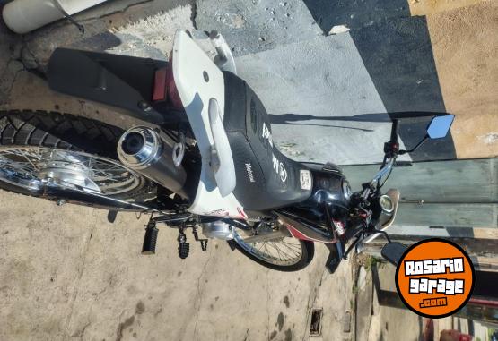Motos - Motomel Skua v6 2022 Nafta 20000Km - En Venta