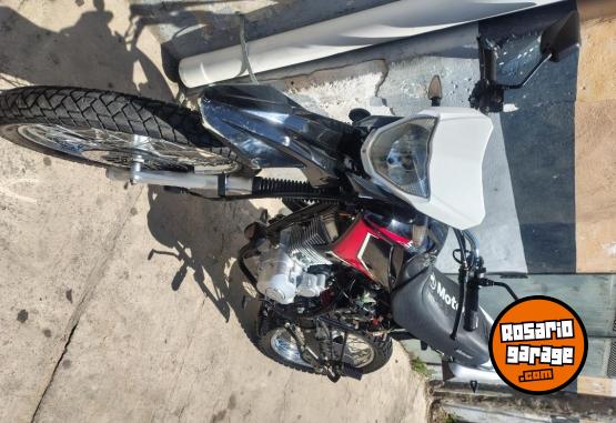 Motos - Motomel Skua v6 2022 Nafta 20000Km - En Venta