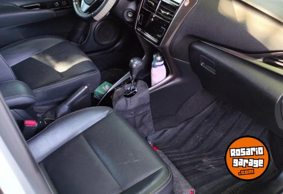 Autos - Toyota Yaris Sedan 1.5 XLS Pack 2024 Nafta 68450Km - En Venta