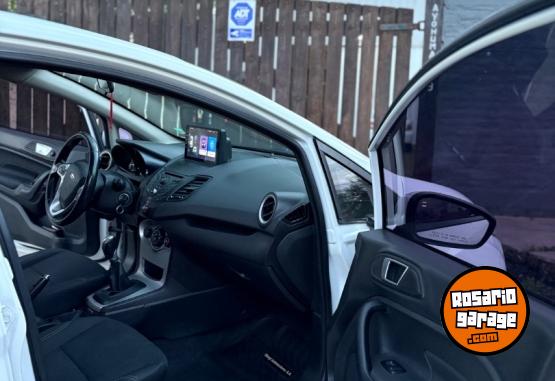 Autos - Ford Fiesta se plus 2013 Nafta 180000Km - En Venta