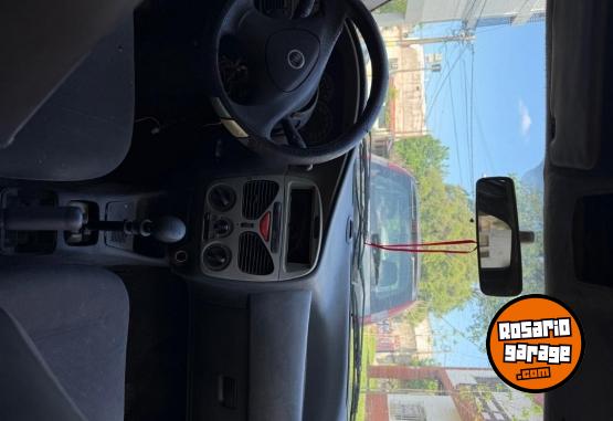 Autos - Volkswagen Siena 2005 GNC 264000Km - En Venta