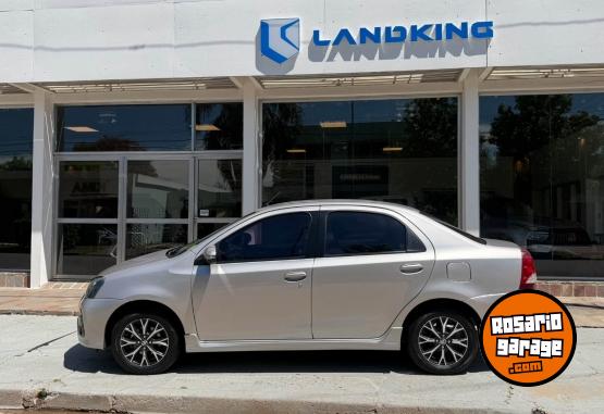 Autos - Toyota ETIOS 4 ptas XLS 1.5 6M/T 2018 GNC 173000Km - En Venta