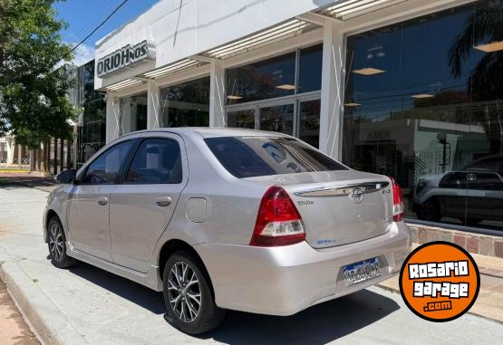 Autos - Toyota ETIOS 4 ptas XLS 1.5 6M/T 2018 GNC 173000Km - En Venta