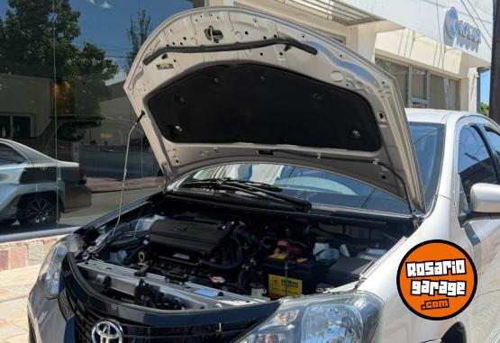 Autos - Toyota ETIOS 4 ptas XLS 1.5 6M/T 2018 GNC 173000Km - En Venta