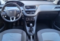 Autos - Peugeot 208 2014 Nafta 70000Km - En Venta