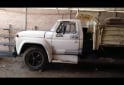 Camiones y Gras - Ford 700 VOLCADOR con carro balancn - En Venta