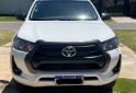 Camionetas - Toyota Hilux SR 2023 Diesel 36000Km - En Venta