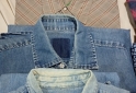Indumentaria - LIQUIDO 8 camisas 1 par de zapatos 1 sueter 1 bermuda batistella reffans A+ benetton - En Venta
