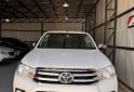 Camionetas - Toyota Hilux srv 2017 Nafta 192000Km - En Venta