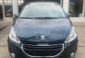 Autos - Peugeot 208 Allure Touchscreen 2015 Nafta 109000Km - En Venta