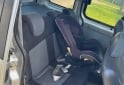 Utilitarios - Renault Kangoo 2011 Nafta 145000Km - En Venta