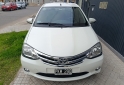 Autos - Toyota ETIOS PLATINUM 2015 Nafta 122000Km - En Venta