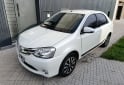 Autos - Toyota ETIOS PLATINUM 2015 Nafta 122000Km - En Venta