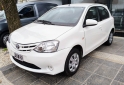 Autos - Toyota Etios 2015 Nafta 125000Km - En Venta