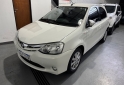Autos - Toyota Etios 2016 Nafta 100000Km - En Venta