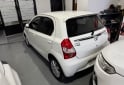 Autos - Toyota Etios 2016 Nafta 100000Km - En Venta