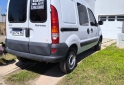 Utilitarios - Renault Kangoo confort 1.6 5 asie 2017 Nafta 76000Km - En Venta