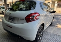 Autos - Peugeot 208 allure touchscreen 2015 Nafta 100000Km - En Venta