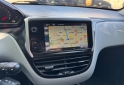 Autos - Peugeot 208 allure touchscreen 2015 Nafta 100000Km - En Venta