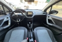 Autos - Peugeot 208 allure touchscreen 2015 Nafta 100000Km - En Venta