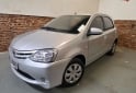 Autos - Toyota Etios xs 2015 Nafta 92000Km - En Venta