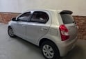 Autos - Toyota Etios xs 2015 Nafta 92000Km - En Venta