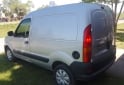 Utilitarios - Renault Kangoo 2014 GNC 160900Km - En Venta