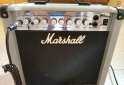 Instrumentos Musicales - Guitarra eléctrica Fender Squire y amplificador Marshall 15 w - En Venta