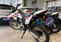 Motos - Honda TORNADO XR 250 2023 Nafta 700Km - En Venta