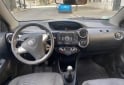 Autos - Toyota Etios 2014 Nafta 127000Km - En Venta