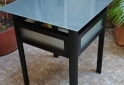 Hogar - Mesa de Vidrio y Aluminio - En Venta