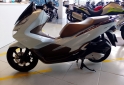 Motos - Honda PCX 150 DLX 2023 Nafta 6035Km - En Venta