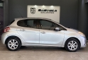 Autos - Peugeot 208 Touchcreen 2014 Nafta 92300Km - En Venta
