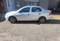 Autos - Volkswagen Voyage 2010 Nafta 150000Km - En Venta