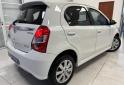 Autos - Toyota ETIOS XLS 2017 Nafta 84000Km - En Venta
