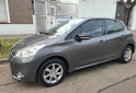 Autos - Peugeot 208 nav touch 2014 Nafta 135000Km - En Venta