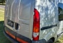 Utilitarios - Renault Kangoo 2015 GNC 200000Km - En Venta
