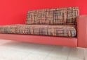 Hogar - Práctico sofá con medio respaldo - En Venta