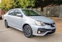 Autos - Toyota ETIOS PLATINUM 2017 Nafta 100000Km - En Venta