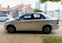 Autos - Toyota ETIOS PLATINUM 2017 Nafta 100000Km - En Venta