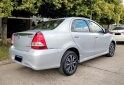 Autos - Toyota ETIOS PLATINUM 2017 Nafta 100000Km - En Venta