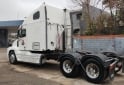 Camiones y Grúas - Vendo camión Freightliner motor detroit 520 HP Caja Fuller de 10 Modelo 2007 - En Venta