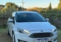 Autos - Ford Focus 4p 2.0 MT Titanium 2017 Nafta 160000Km - En Venta