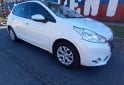 Autos - Peugeot 208 Allure TOUCHESCREN 2015 Nafta 124000Km - En Venta