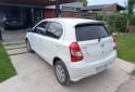Autos - Toyota Etios XS 2017 Nafta 103000Km - En Venta