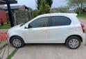Autos - Toyota Etios XS 2017 Nafta 103000Km - En Venta