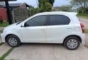 Autos - Toyota Etios XS 2017 Nafta 103000Km - En Venta