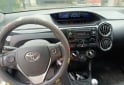 Autos - Toyota Etios XS 2017 Nafta 103000Km - En Venta